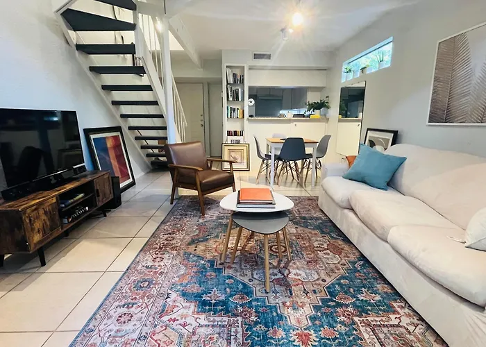 Pet-Friendly Uptown Dallas Loft With Patio & Grill