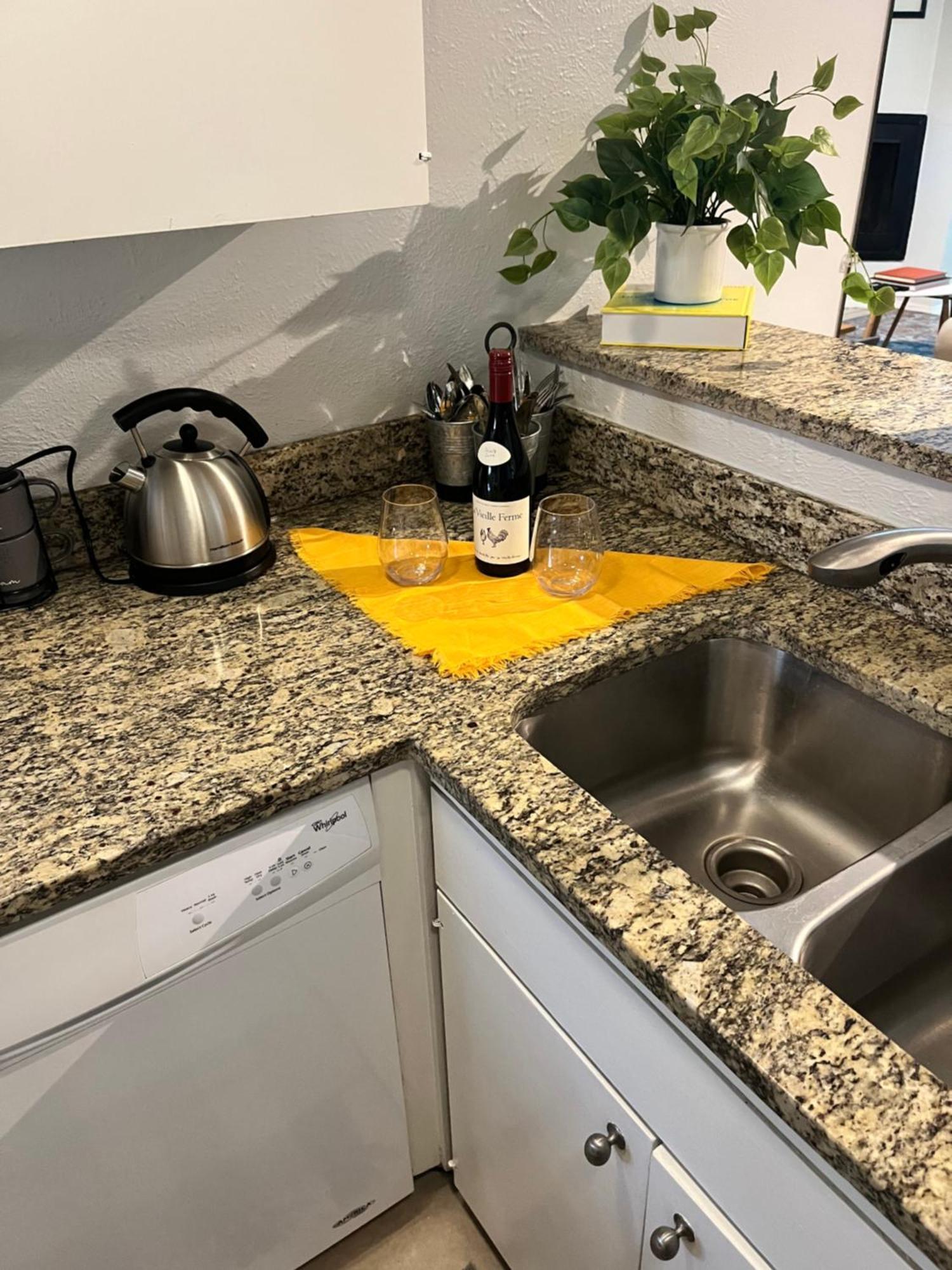 Pet-friendly Uptown Loft With Patio & Grill