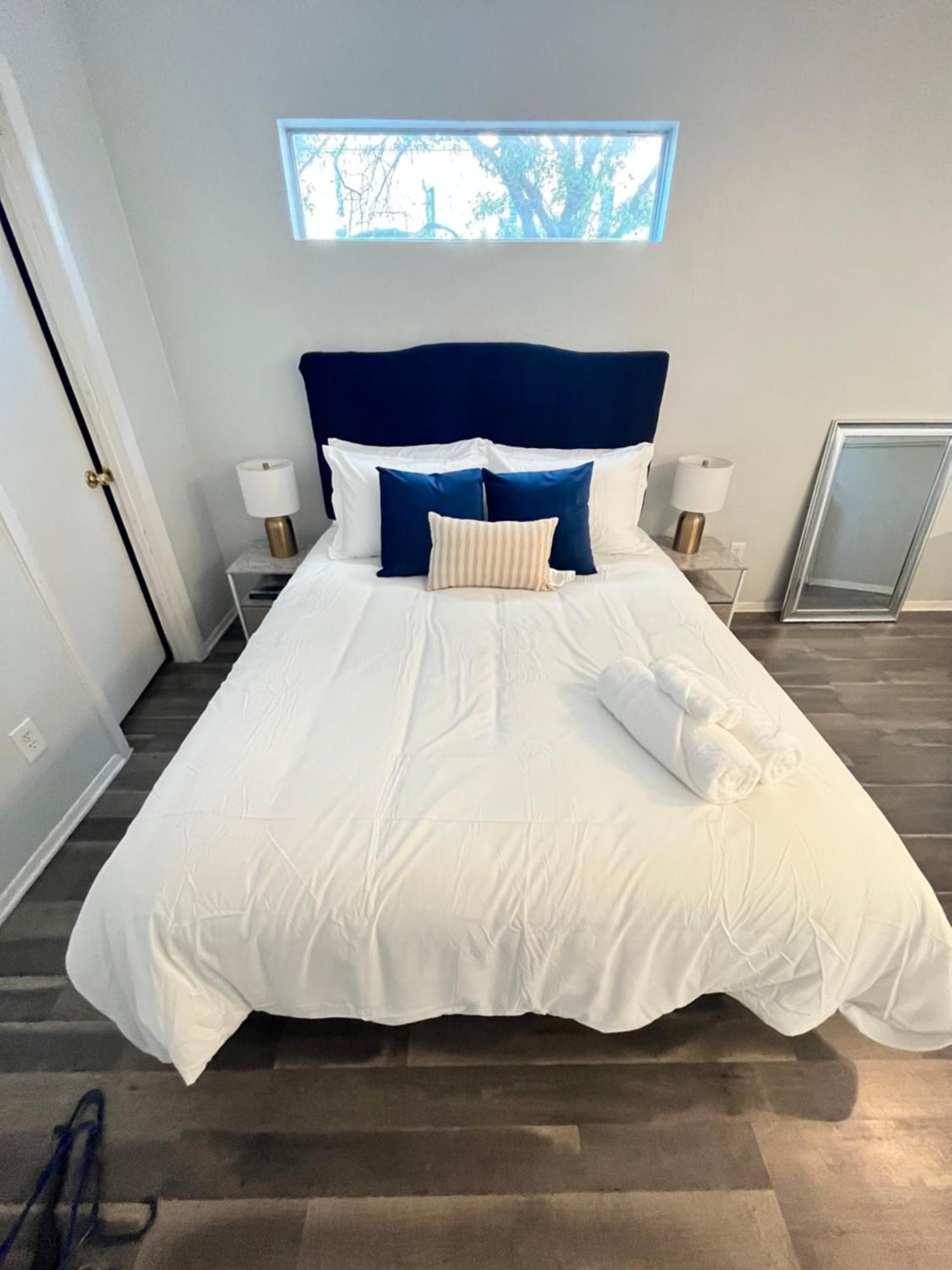 Apartment Pet-friendly Uptown Loft With Patio & Grill Dallas